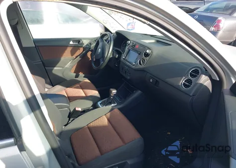 2010 Volkswagen Tiguan Se из США, поврежденный, VIN WVGAV7AXXAW000155